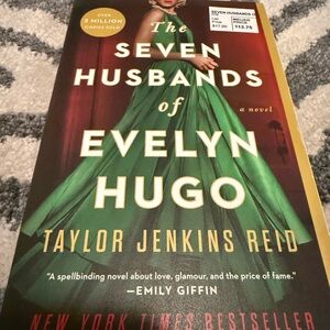 The Seven Husbands of Evelyn Hugo Book